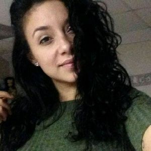 Meet your Posher, Desiree